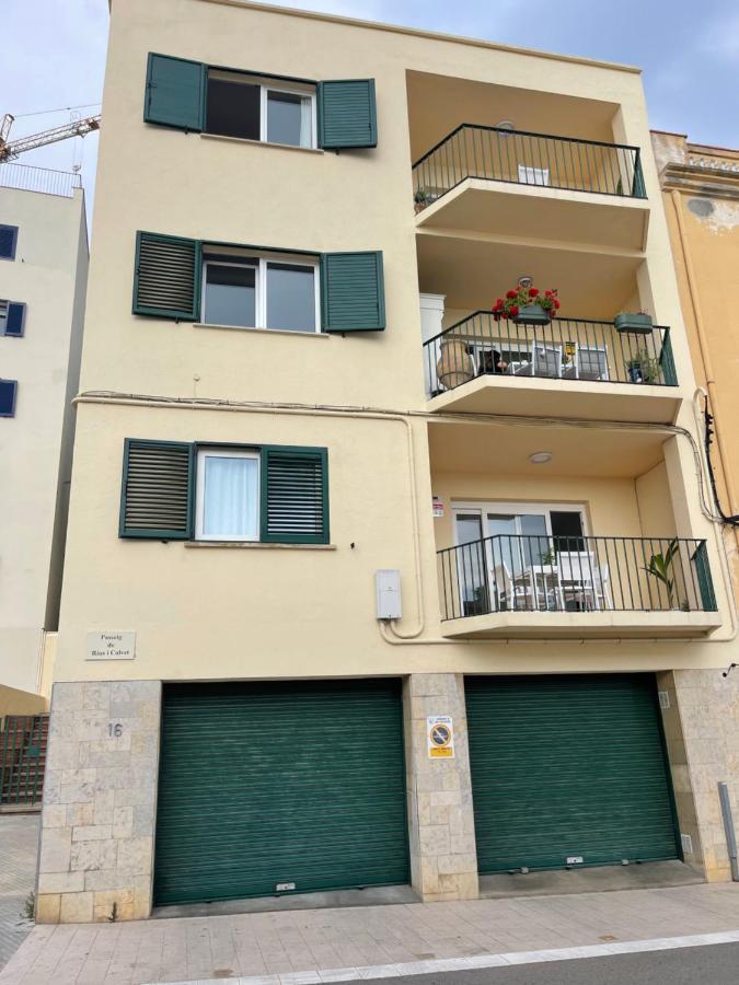 Aquamarine Sant Feliu En La Playa Con Patio Lägenhet Sant Feliu de Guíxols Exteriör bild